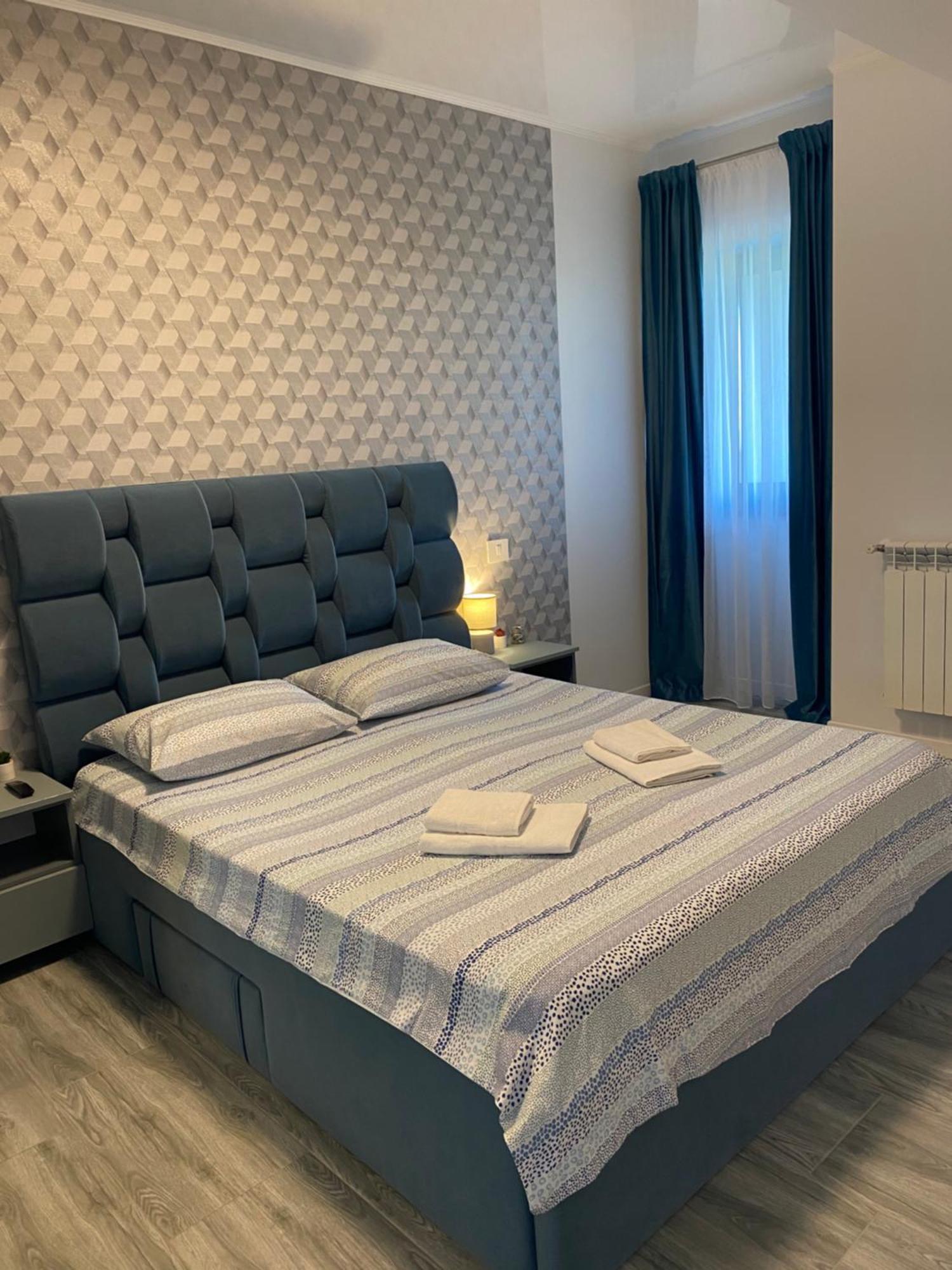 Elysse Sunrise Apartment Mamaia Buitenkant foto