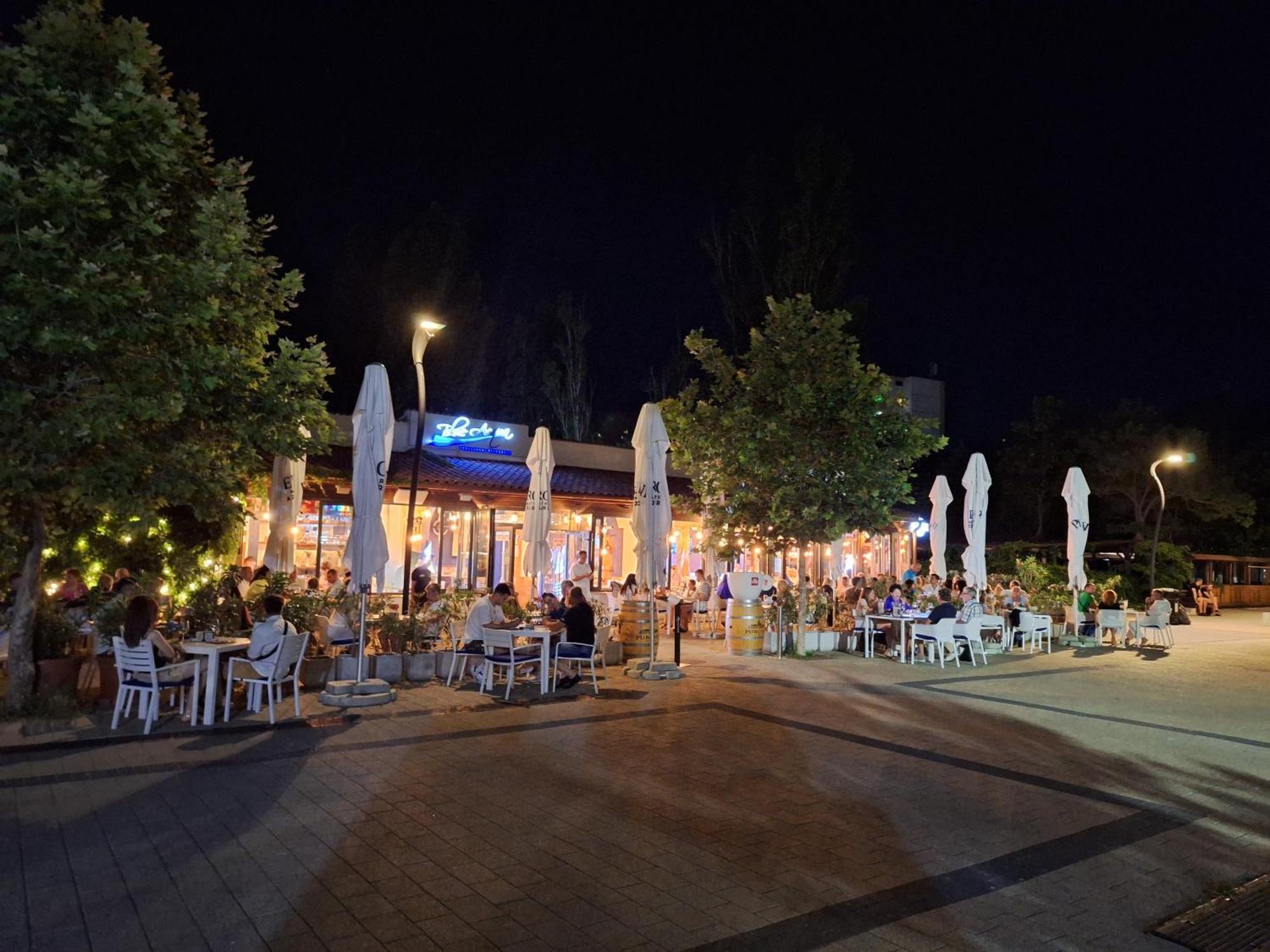 Elysse Sunrise Apartment Mamaia Buitenkant foto
