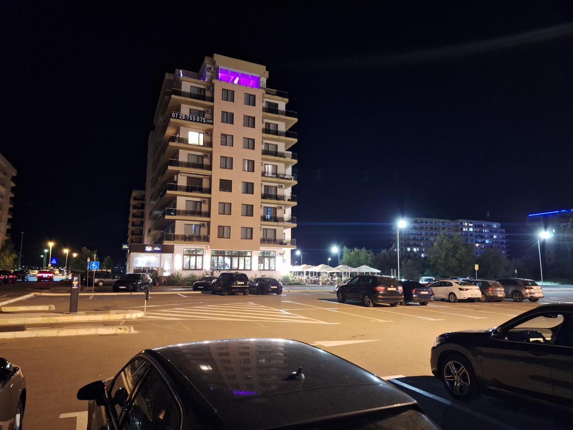Elysse Sunrise Apartment Mamaia Buitenkant foto