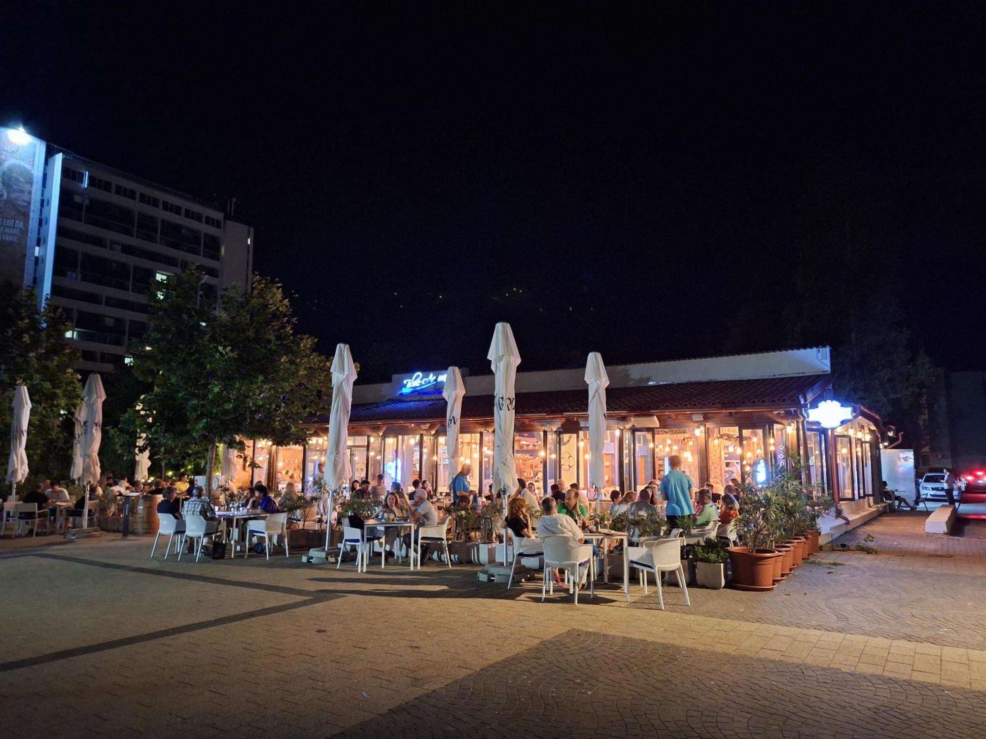Elysse Sunrise Apartment Mamaia Buitenkant foto