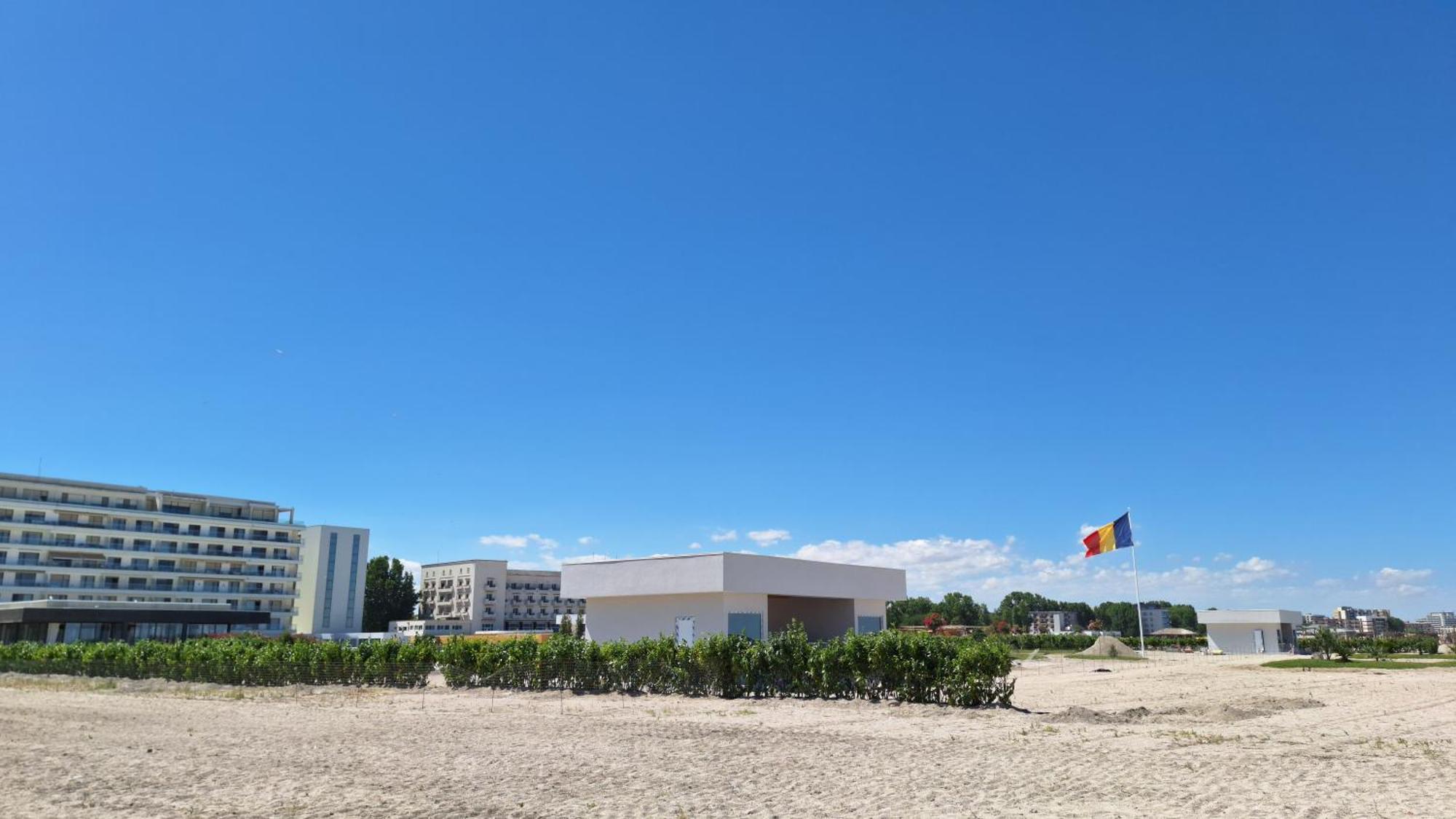 Elysse Sunrise Apartment Mamaia Buitenkant foto